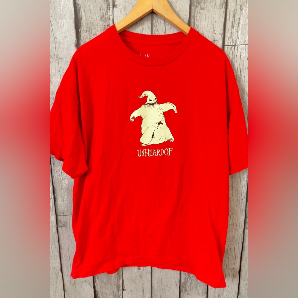 Unheardof Oogie Boogie Red Graphic glow in the dark T-Shirt Size XL used
